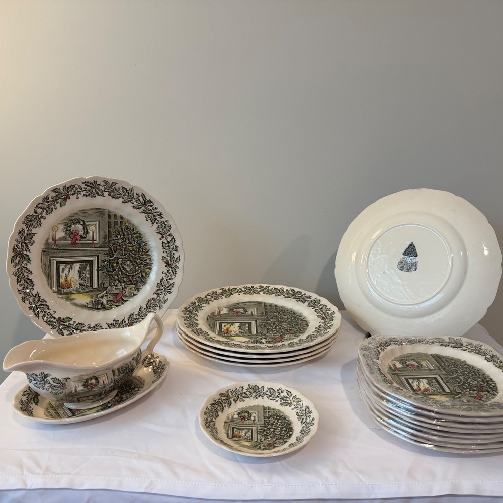 Johnson Brothers Merry Christmas Ironstone 17pc Set Plates Gravy Boat England